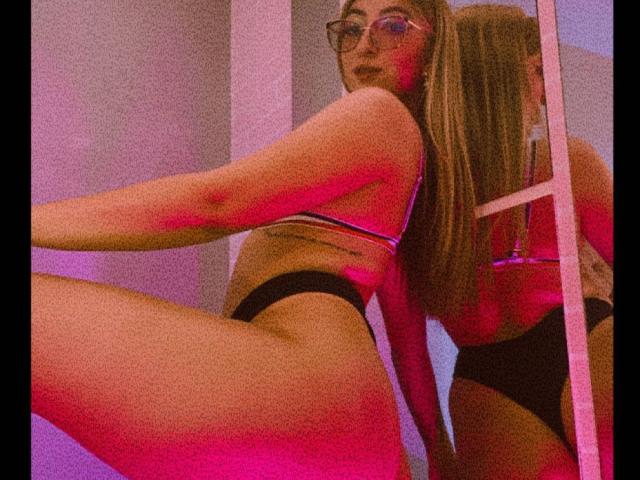 SabrinaMontana - Live porn &amp; sex cam - 16887202