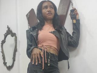 BeverlyRaider - Live porn &amp; sex cam - 16888118