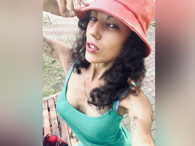 MalvinaSiberian - Live porn &amp; sex cam - 16891218