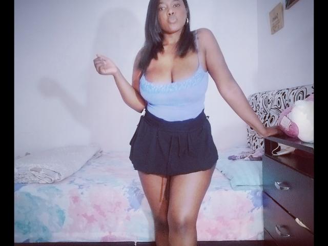 EmiraHot - Live sex cam - 16903070