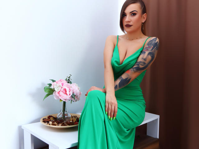 RanyaYazim - сексуальная веб-камера в реальном времени - 16924862