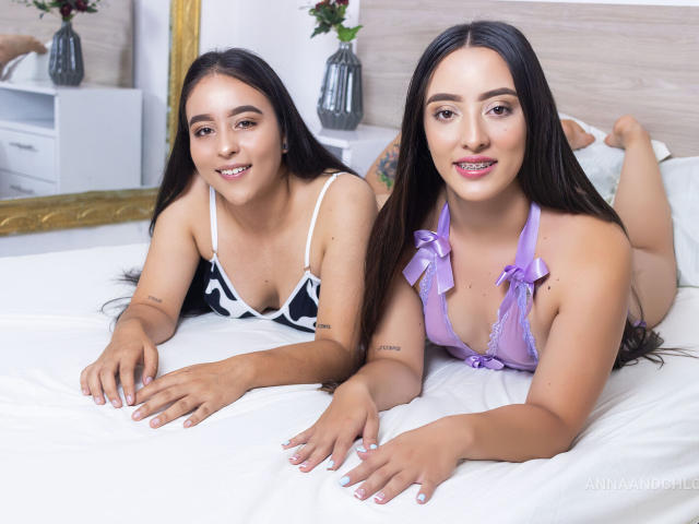 AnnaAndChloe - Sexe cam en vivo - 16935730