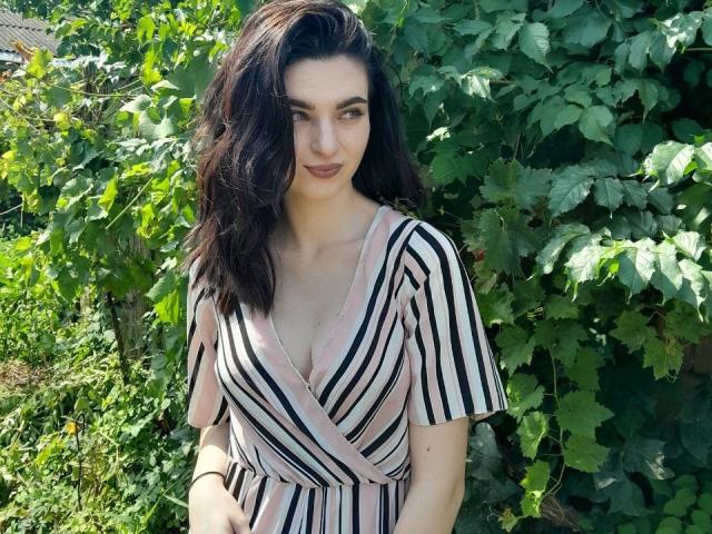 SunnyIsa - Porno na żywo i seks kamera - 16945494