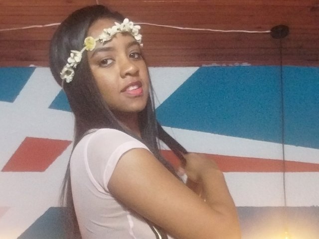 TiffanySammy - сексуальная веб-камера в реальном времени - 16948118