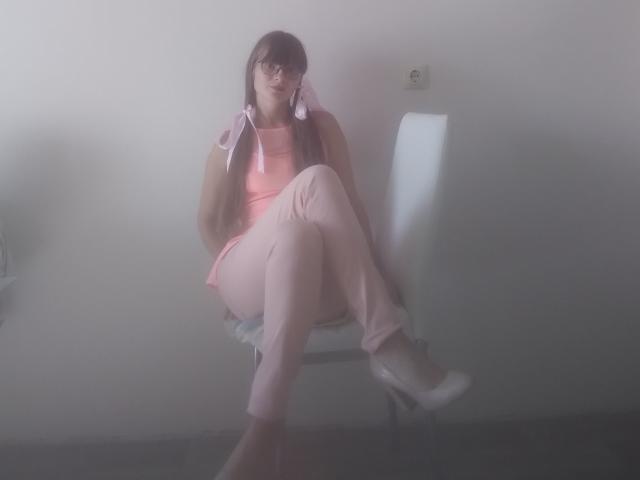 KiraGoldens - Live sex cam - 16968198