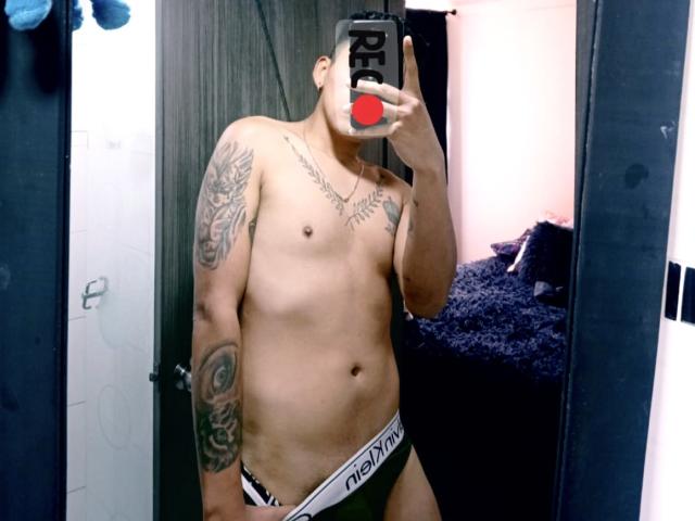 LuisHott - Live sex cam - 16984086