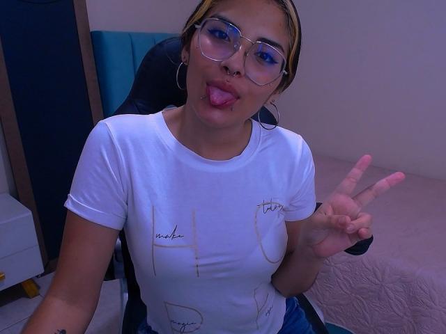 CamilleRossi - Live sex cam - 17003698