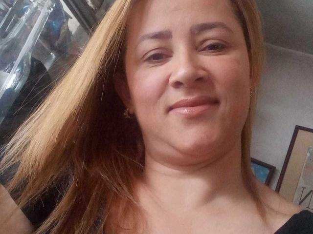 MerlinaLatina - Sexe cam en vivo - 17021362