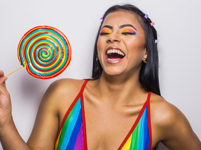 Amberv - פורנו בשידור חי ומצלמת סקס - 17022526