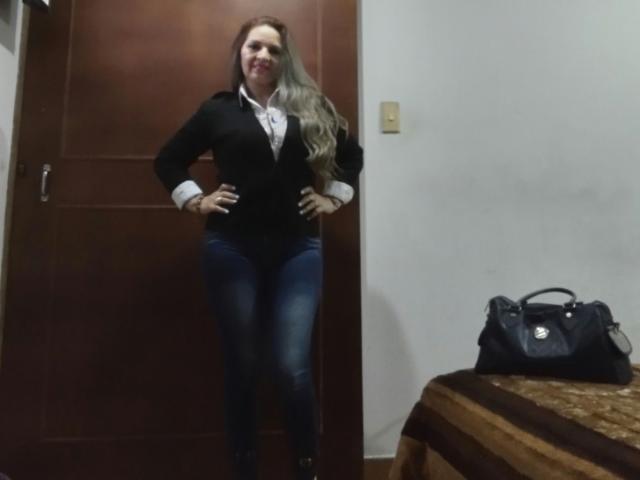 CharllotteGrey - Live porn &amp; sex cam - 17023338