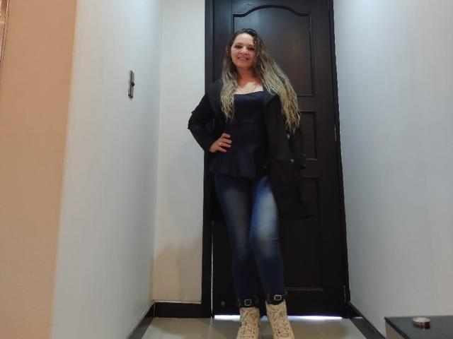 CharllotteGrey - Live porn &amp; sex cam - 17023798