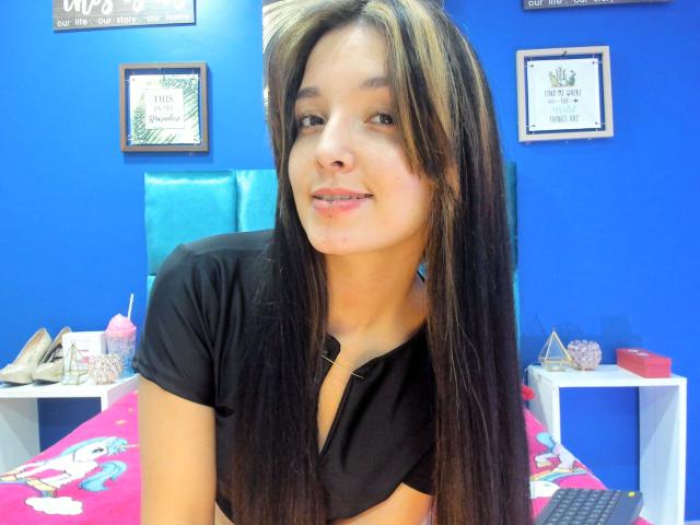 SarahGood - Live Sex Cam - 17025242