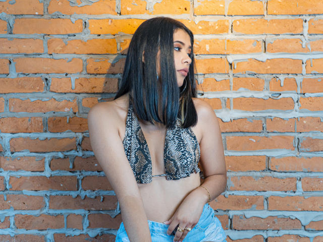 VeroGrey - Live sex cam - 17029854