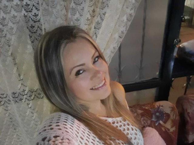 AndreeaBigBoobs - Camera khiêu dâm &amp; quyến rũ trực tiếp - 17030522