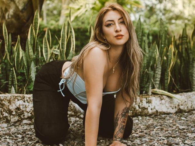 SabrinaMontana - Live sex cam - 17043826