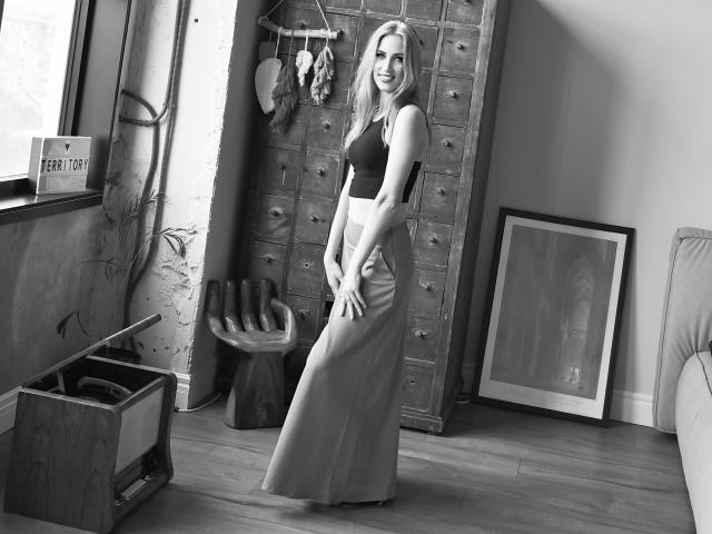 AlisaBreck - Élő pornó és szexkamera - 17049042