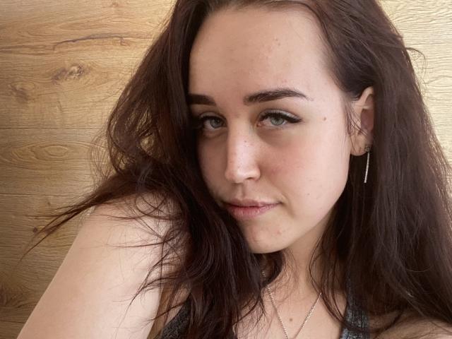 Mallenia - Live sex cam - 17050442