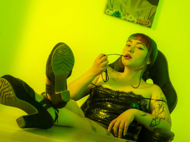 GillyBecker - ライブポルノ&amp;セックスカム - 17052610