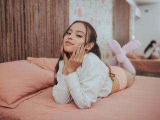 KiaraFire - Live porn &amp; sex cam - 17060498