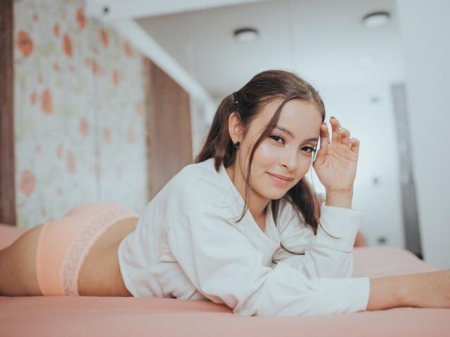KiaraFire - Live porn &amp; sex cam - 17060526