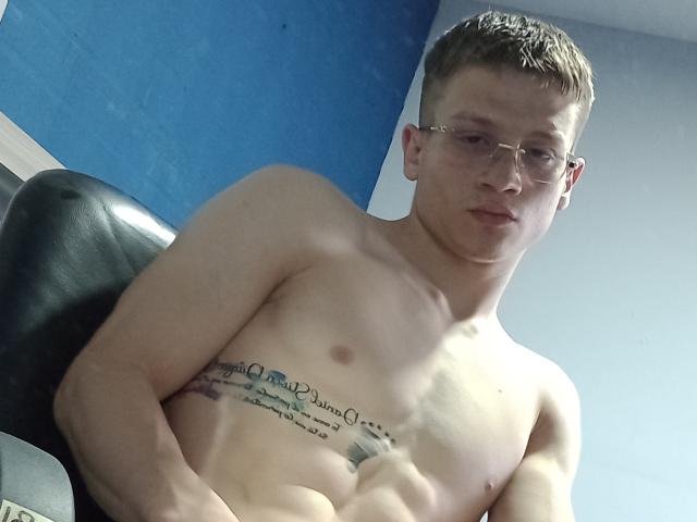 Gudrum - Live porn &amp; sex cam - 17064386