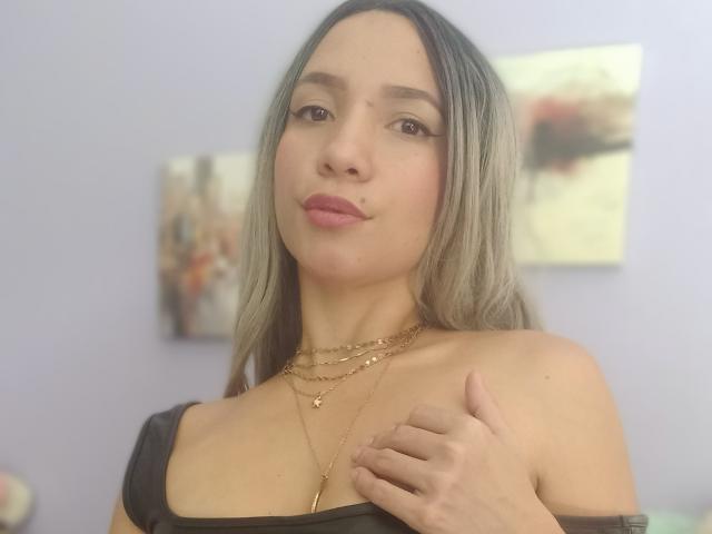 Carolinaz - сексуальная веб-камера в реальном времени - 17071138