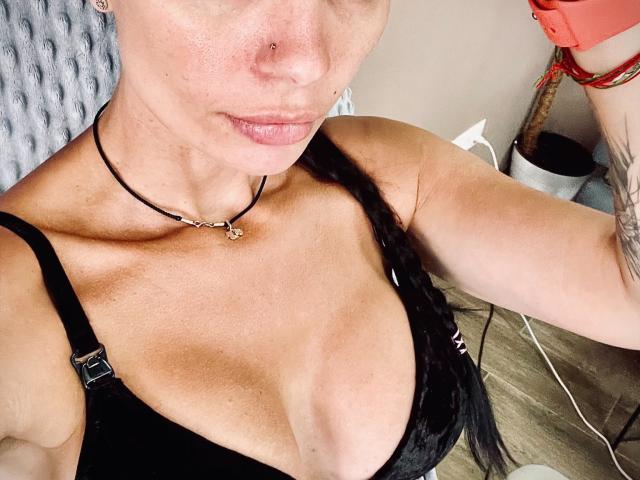 EffectGloria - Live porn &amp; sex cam - 17071382