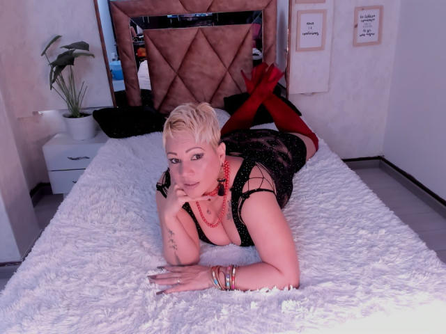 GianellaCox - Live porn &amp; sex cam - 17072366