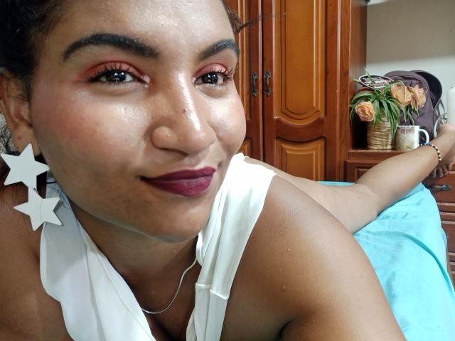 SalomeSexxy - Live sex cam - 17077738