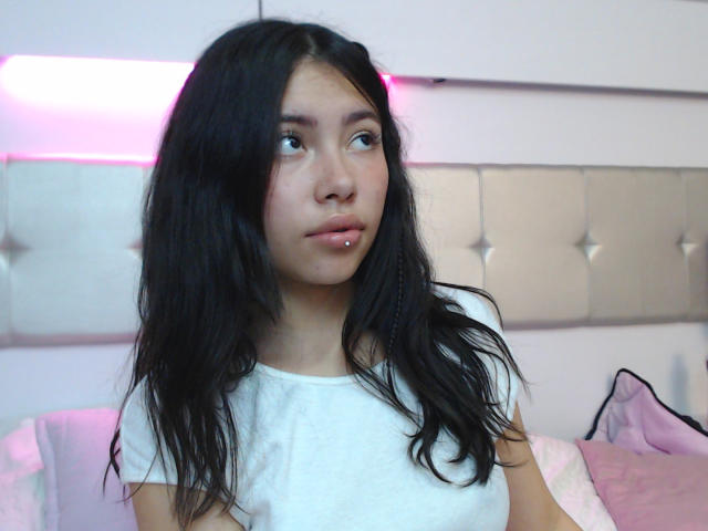 ZoeLourent - Live sex cam - 17079594