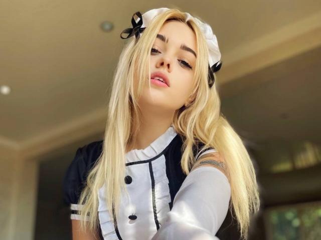 LolaCasey - Élő pornó és szexkamera - 17083162