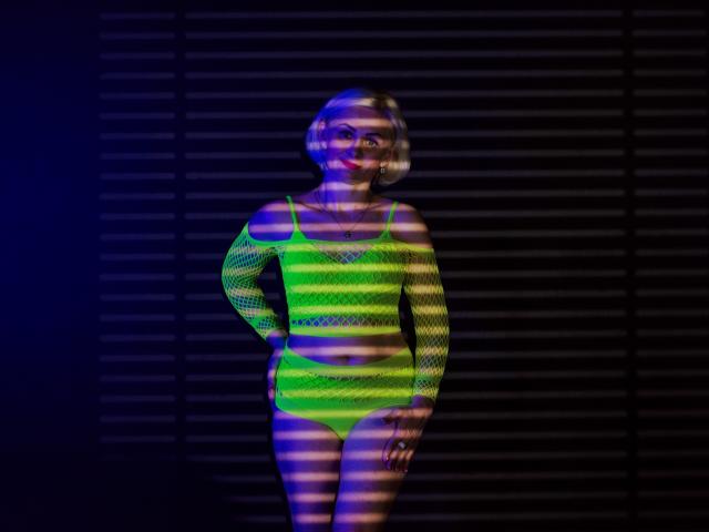 AlbinaFunny - Sexe cam en vivo - 17086382