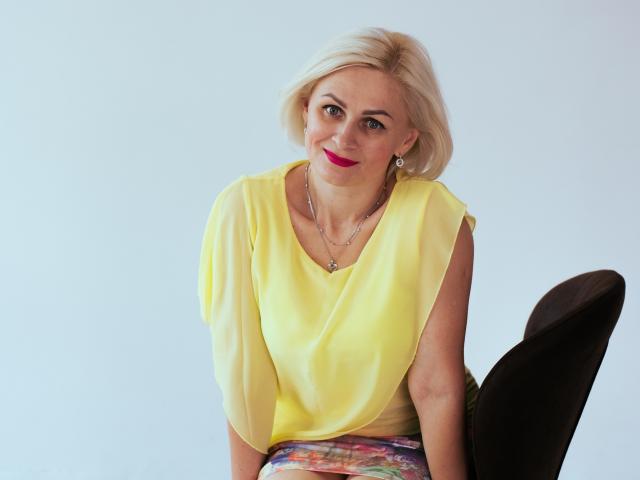 AlbinaFunny - сексуальная веб-камера в реальном времени - 17086418