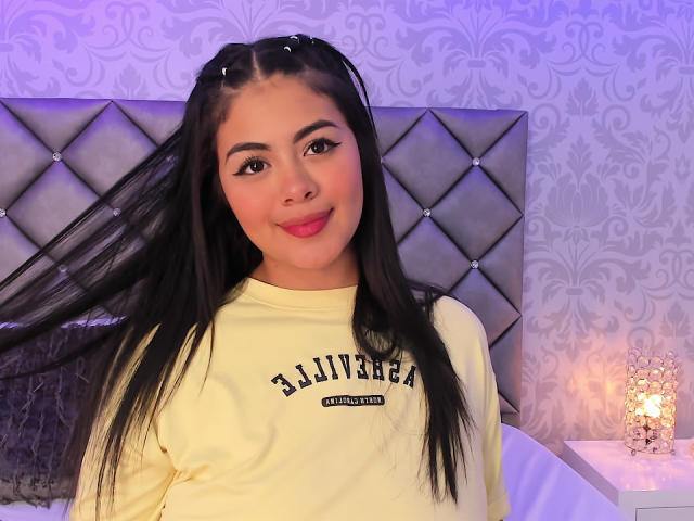 CassieRay - Porno na żywo i seks kamera - 17097574