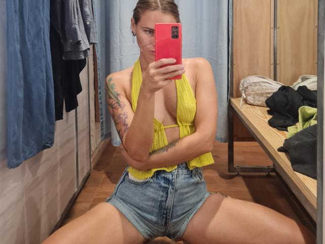 HolyKhloe - Live sex cam - 17103670