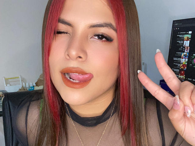 LuciaRobertz - Live sex cam - 17110214