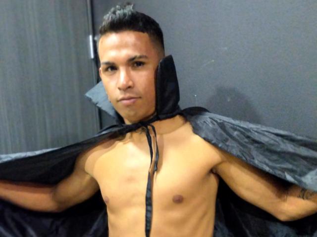 ElMago69 - Live Sex Cam - 17110842