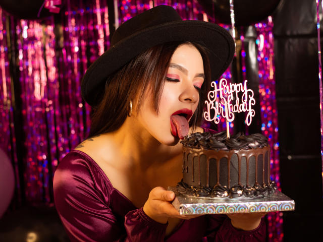 AxelGigi - сексуальная веб-камера в реальном времени - 17112186