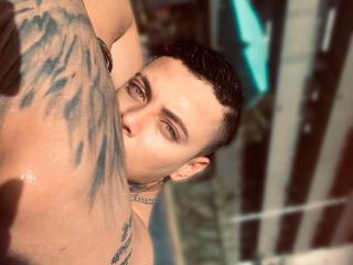 ZackRoss - Live sex cam - 17120654