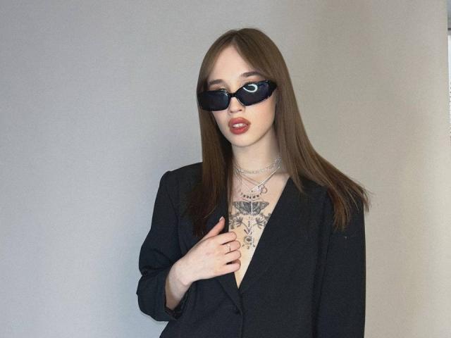 AdeleBonnie - Élő pornó és szexkamera - 17141034