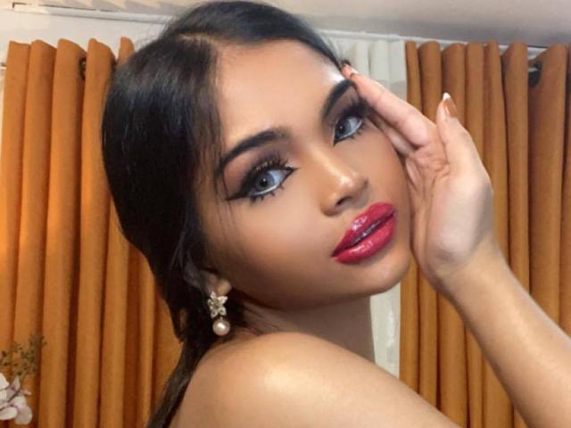 AdrianaQueenTS - сексуальная веб-камера в реальном времени - 17150526