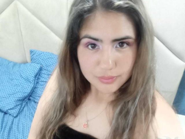 AstridStone - Live porn &amp; sex cam - 17177698