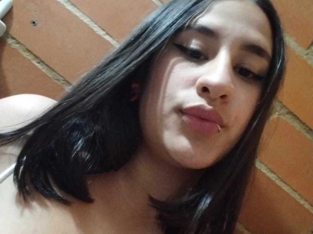 CoffyBarinks - Live sex cam - 17179174