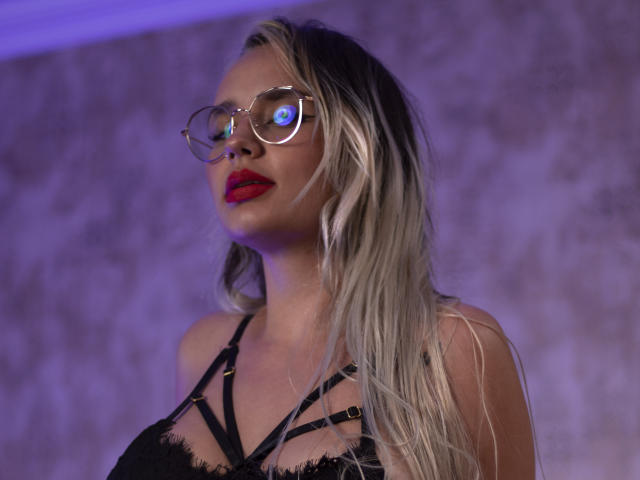 GreicyJones - Live porn &amp; sex cam - 17181450