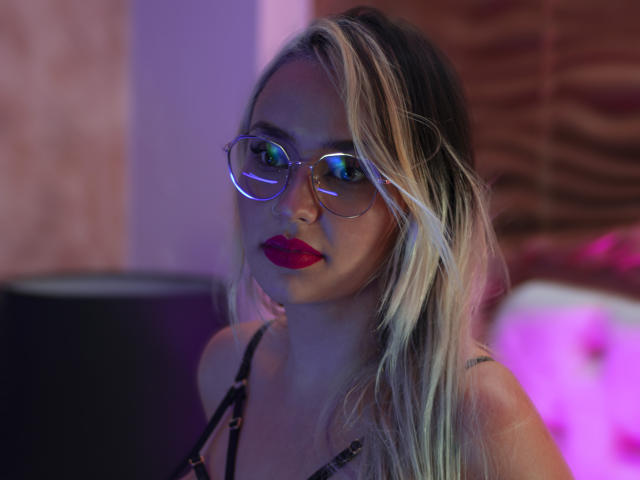 GreicyJones - ライブポルノ&amp;セックスカム - 17181462