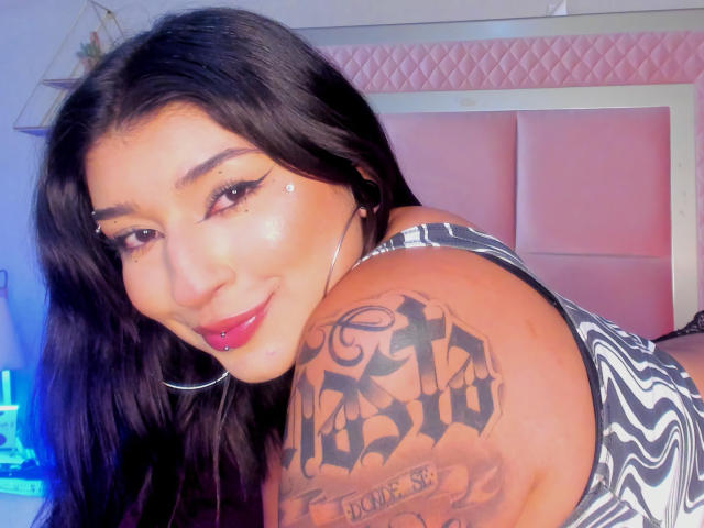 AmberrSnow - Élő pornó és szexkamera - 17205214