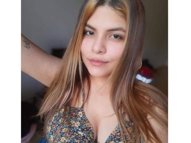 LuciaRobertz - Live porn &amp; sex cam - 17206090