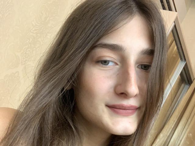 MoonLiza - Élő pornó és szexkamera - 17207102