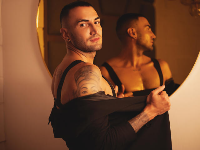 DominikoAisher - сексуальная веб-камера в реальном времени - 17228054