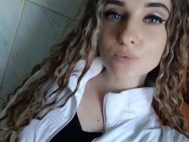 KariMillie - Élő pornó és szexkamera - 17241494